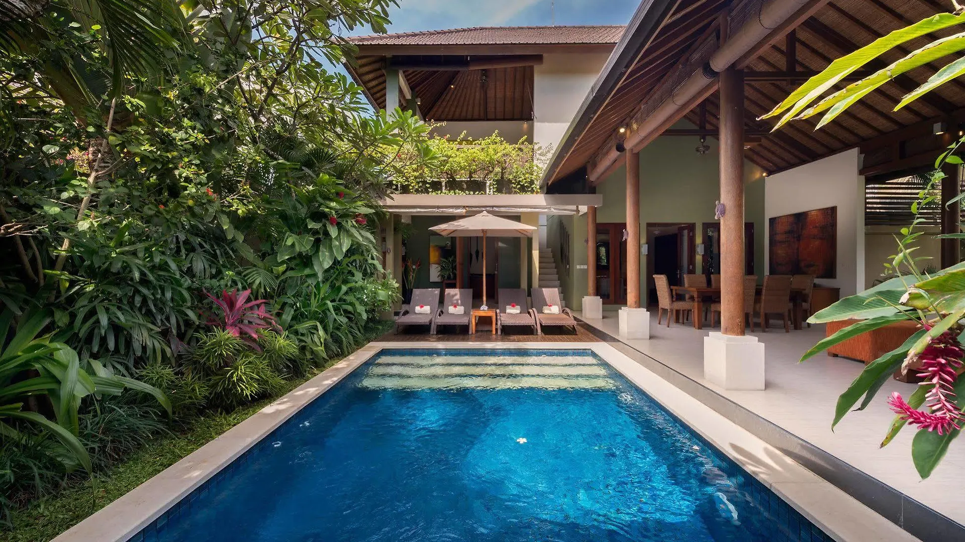 Lakshmi Villas Seminyak Hotel